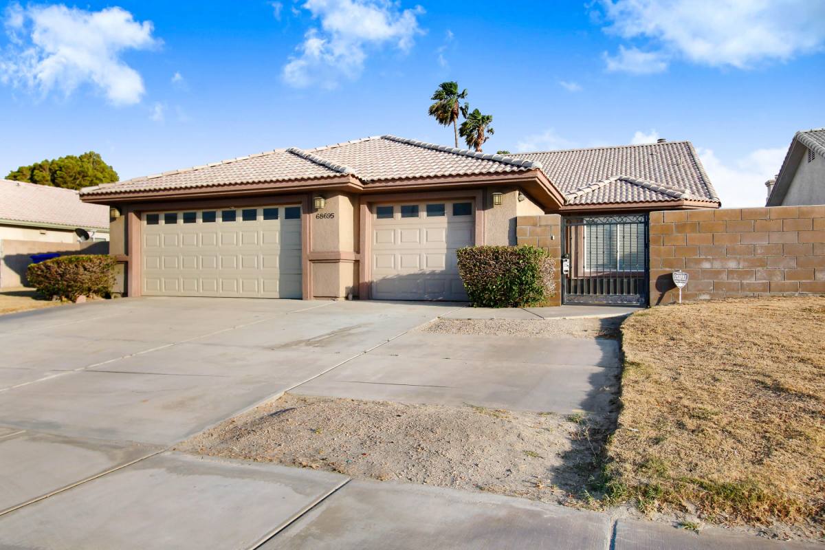 Apartment for rent at 68695 Vista Chino, Cathedral City, CA 92234