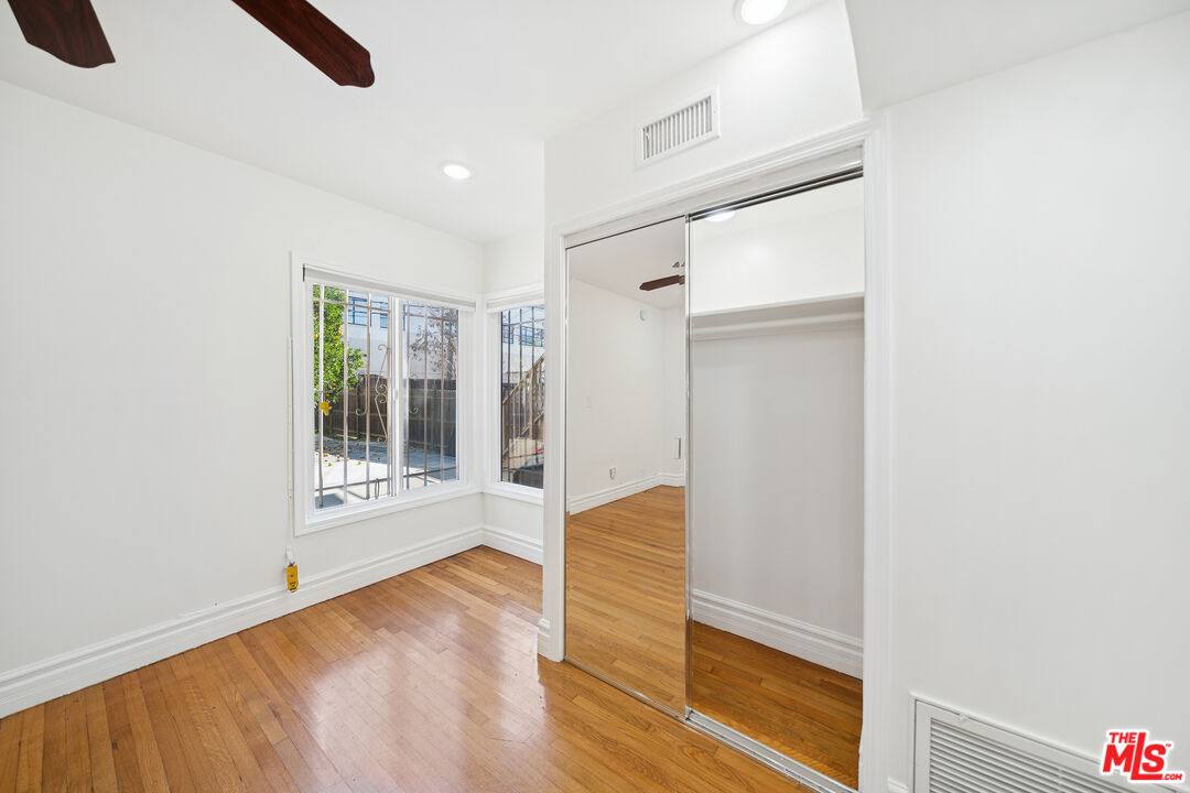 Apartment for rent at 112 S Detroit St #112, Los Angeles, CA 90036