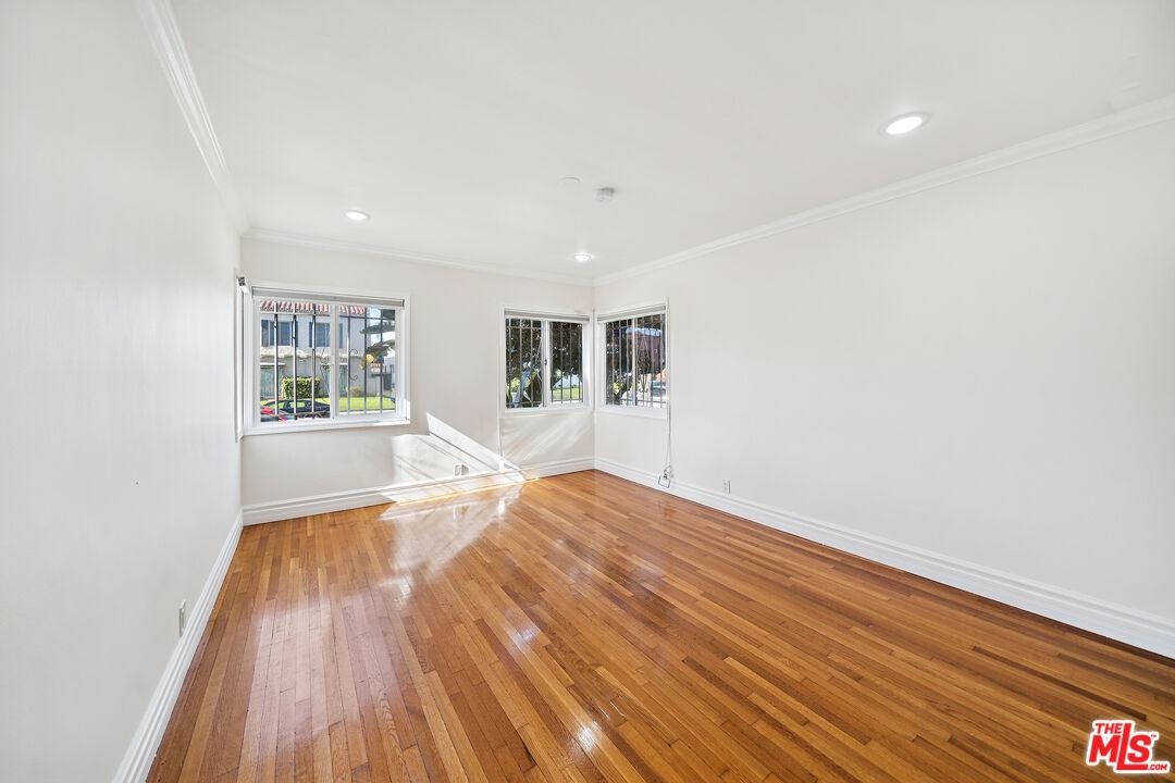 Apartment for rent at 112 S Detroit St #112, Los Angeles, CA 90036