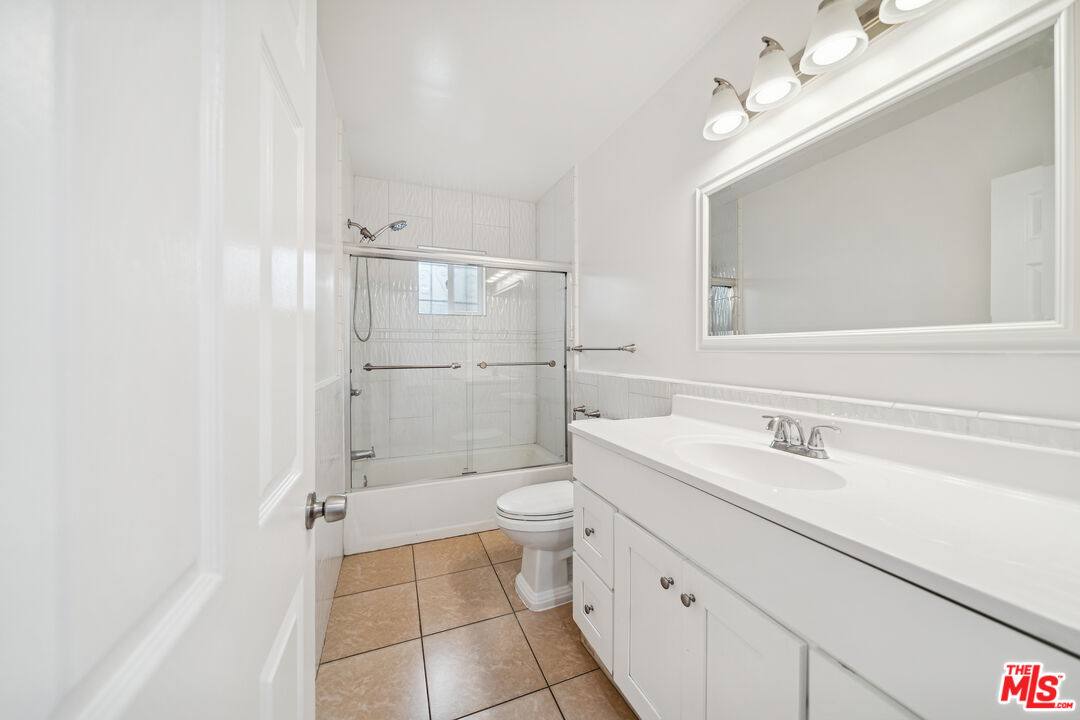 Apartment for rent at 112 S Detroit St #112, Los Angeles, CA 90036