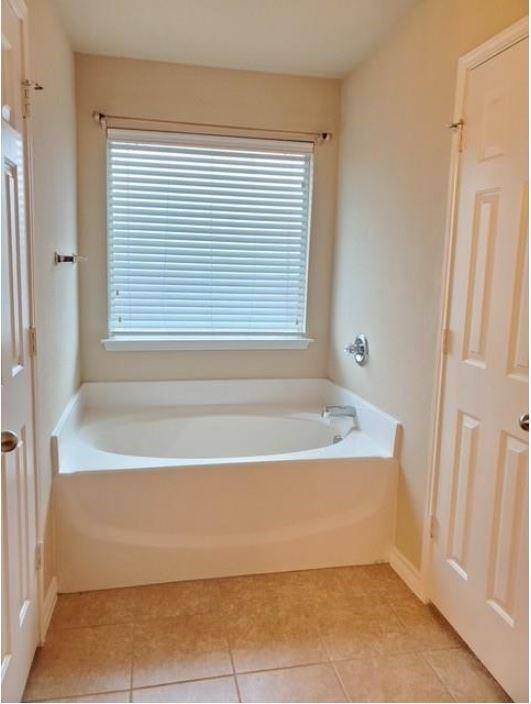 Apartment for rent at 3137 Evangeline Rd, Fort Worth, TX 76140