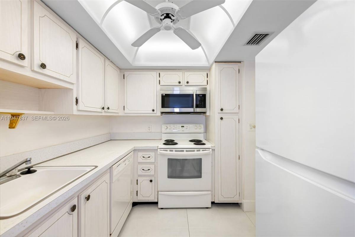 Condo for rent at 430 Golden Isles Dr #707, Hallandale, FL 33009