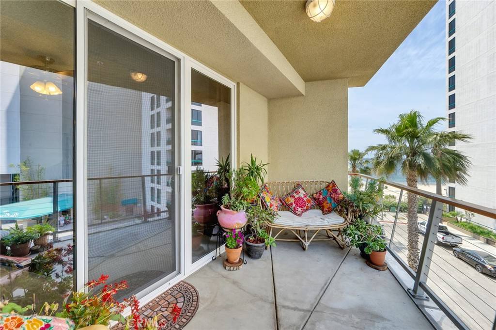 Condo for rent at 1400 E Ocean Blvd #2304, Long Beach, CA 90802