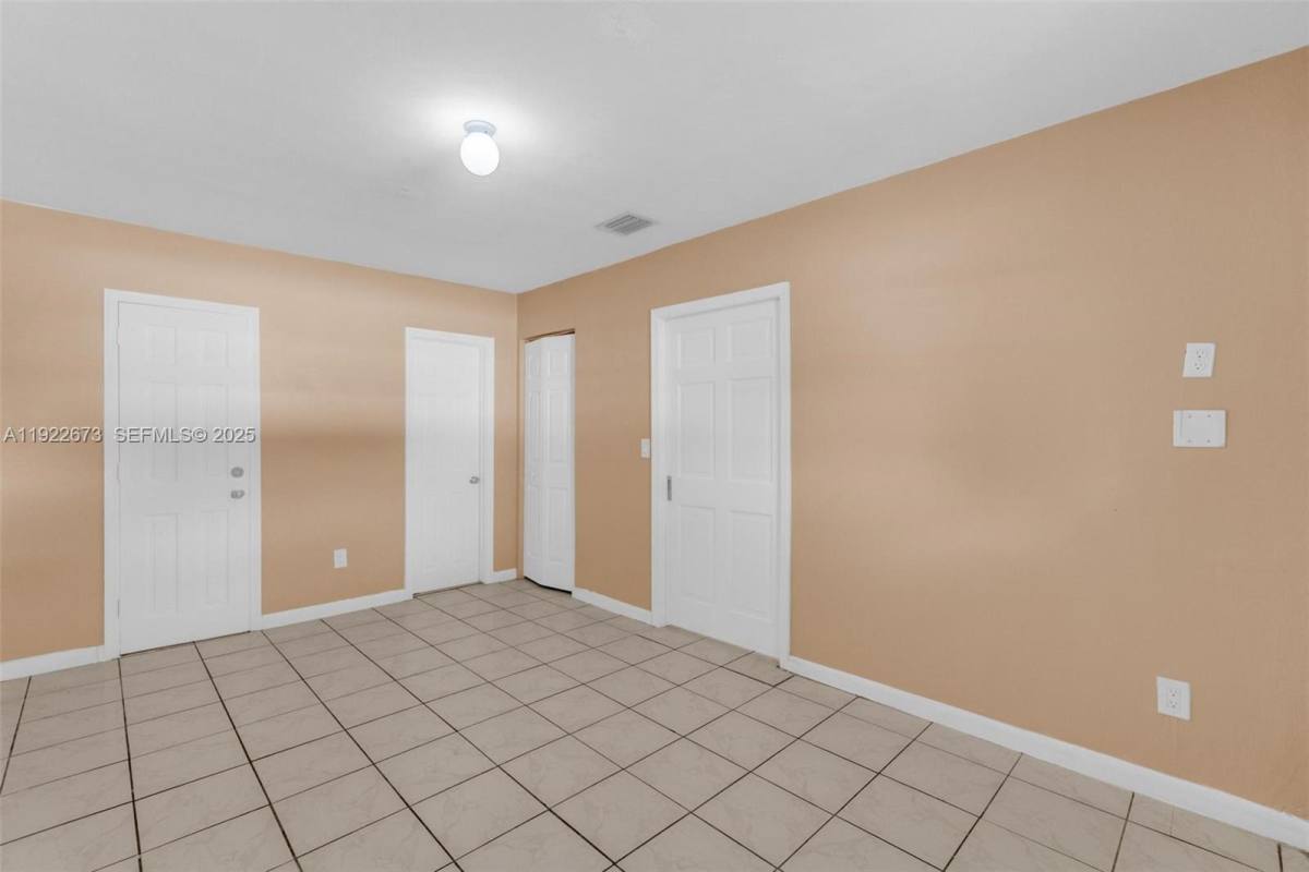 Apartment for rent at 10220 SW 178th St, Miami, FL 33157