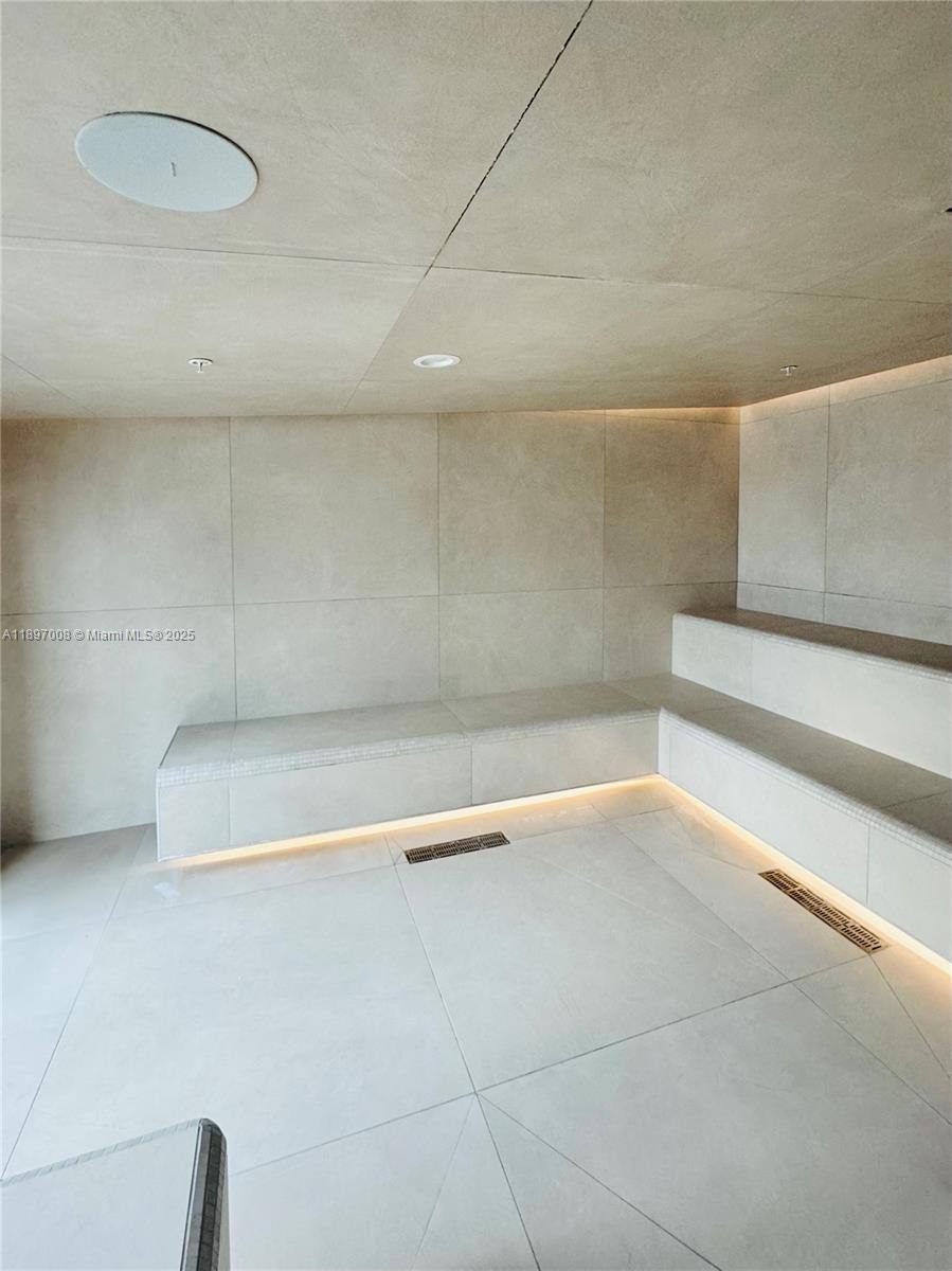 Apartment for rent at 159 NE 6th St #4807, Miami, FL 33132