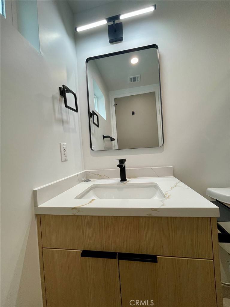 Apartment for rent at 611 W 41st Place #6111 2, Los Angeles, CA 90037