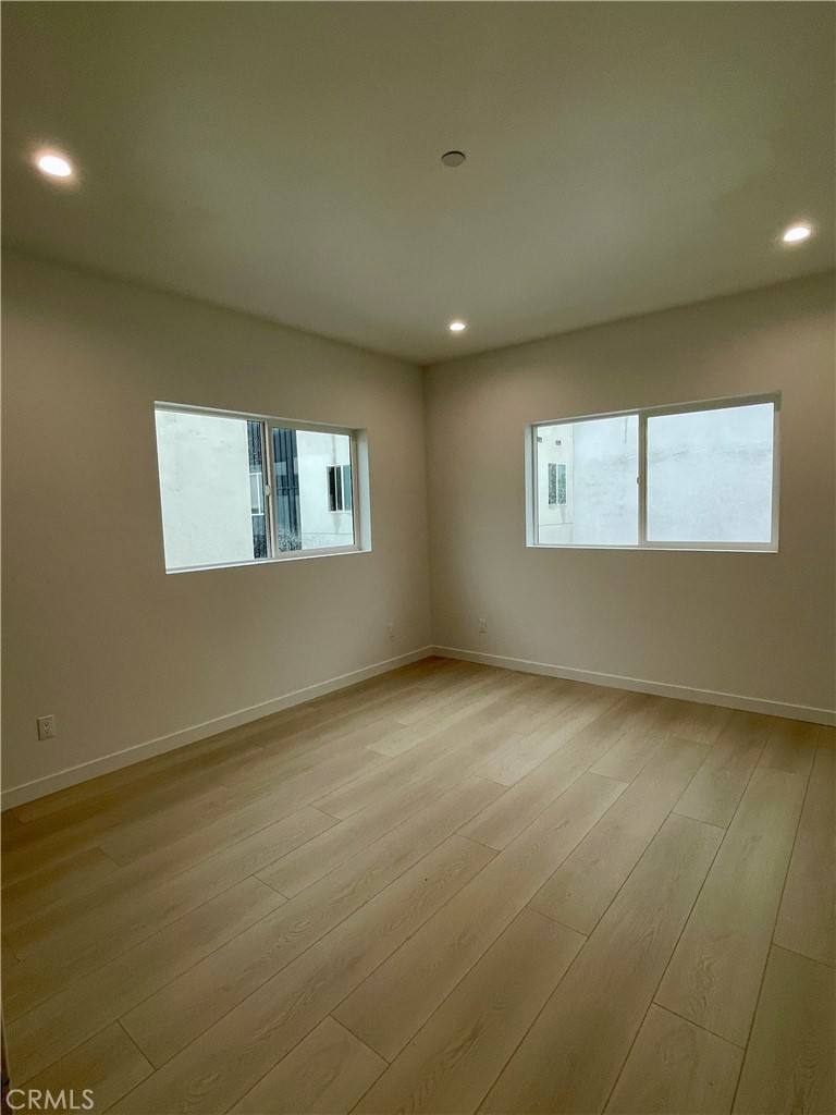 Apartment for rent at 611 W 41st Place #6111 2, Los Angeles, CA 90037