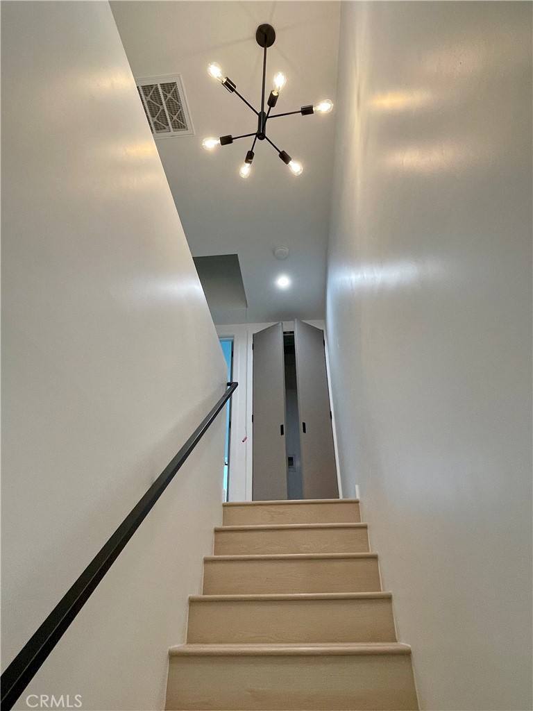 Apartment for rent at 611 W 41st Place #6111 2, Los Angeles, CA 90037