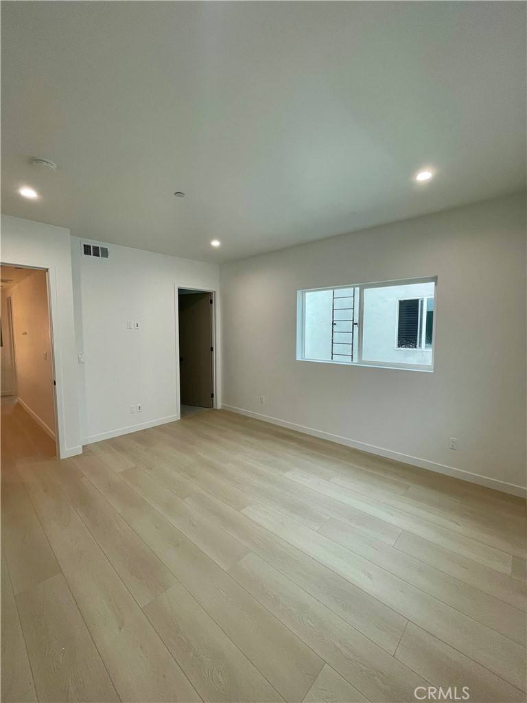 Apartment for rent at 611 W 41st Place #6111 2, Los Angeles, CA 90037