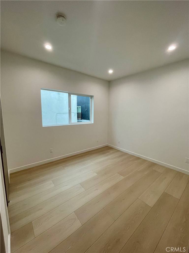 Apartment for rent at 611 W 41st Place #6111 2, Los Angeles, CA 90037