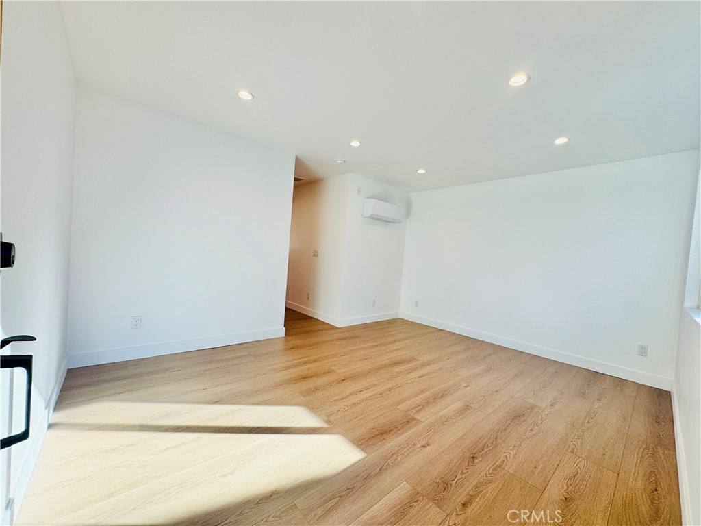 Apartment for rent at 6860 1 2 Aura Ave, Reseda, CA 91335
