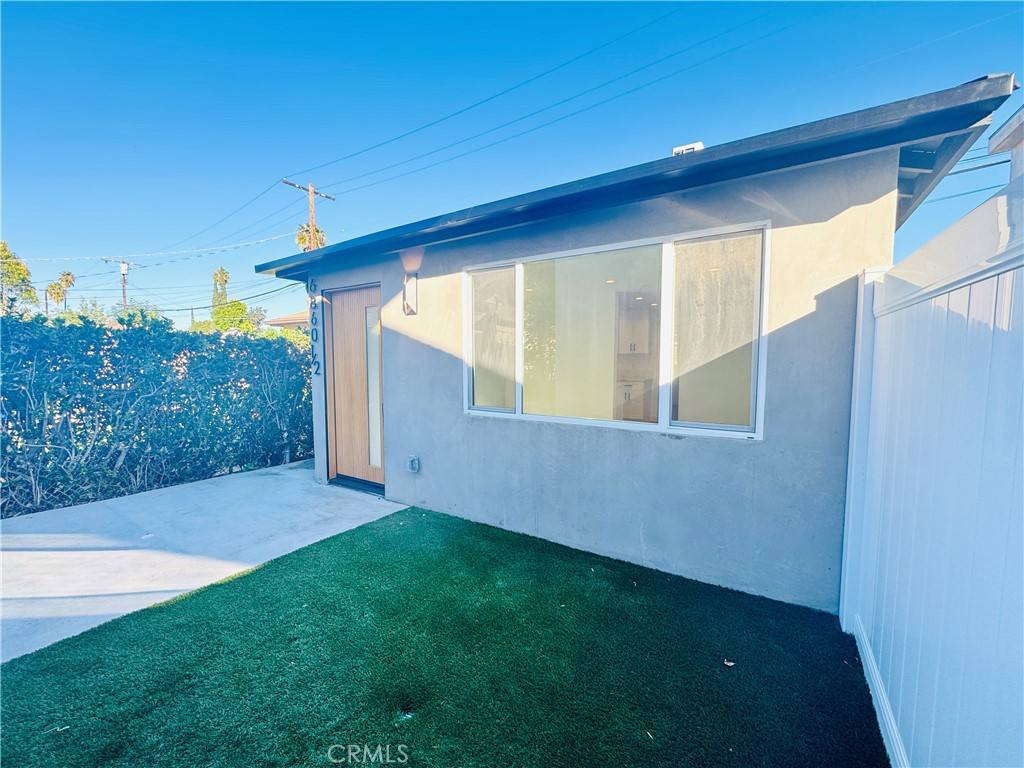Apartment for rent at 6860 1 2 Aura Ave, Reseda, CA 91335