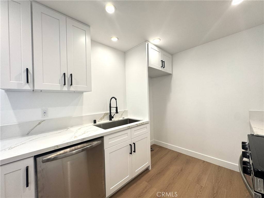 Apartment for rent at 6860 1 2 Aura Ave, Reseda, CA 91335