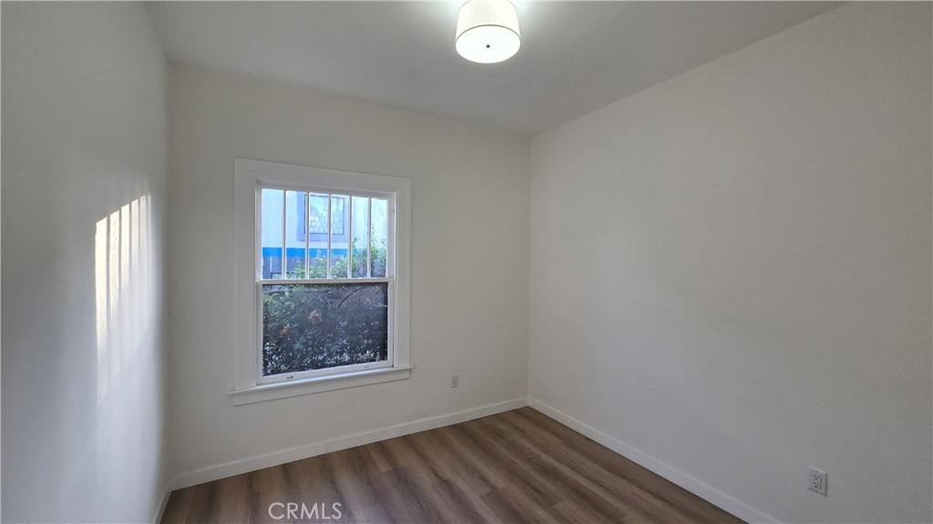 Apartment for rent at 1036 Beacon Ave, Los Angeles, CA 90015