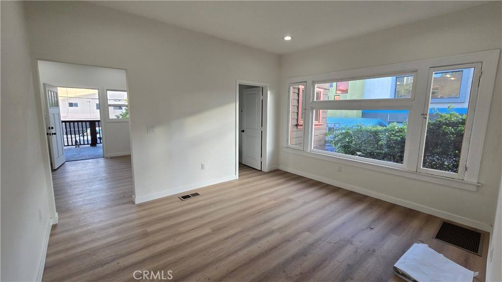 Apartment for rent at 1036 Beacon Ave, Los Angeles, CA 90015