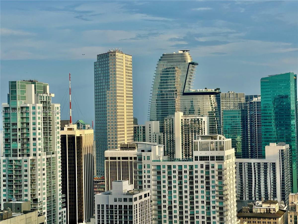 Apartment for rent at 159 NE 6th St #4314, Miami, FL 33132