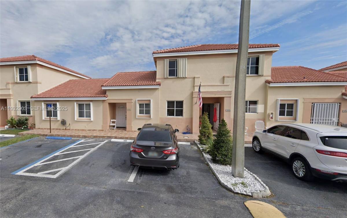 Apartment for rent at 330 NW 114th Ave #7105, Miami, FL 33172
