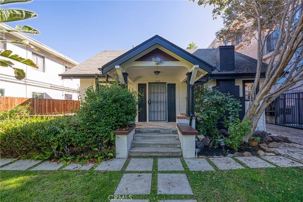Apartment for rent at 1244 N Las Palmas Ave, Los Angeles, CA 90038