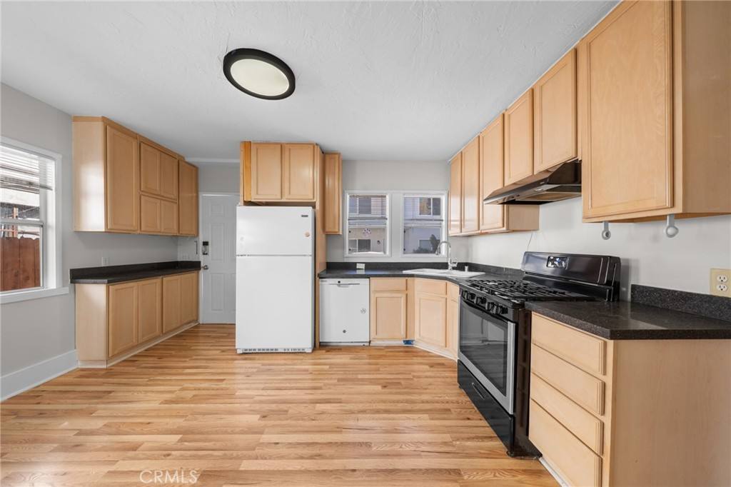 Apartment for rent at 1244 N Las Palmas Ave, Los Angeles, CA 90038
