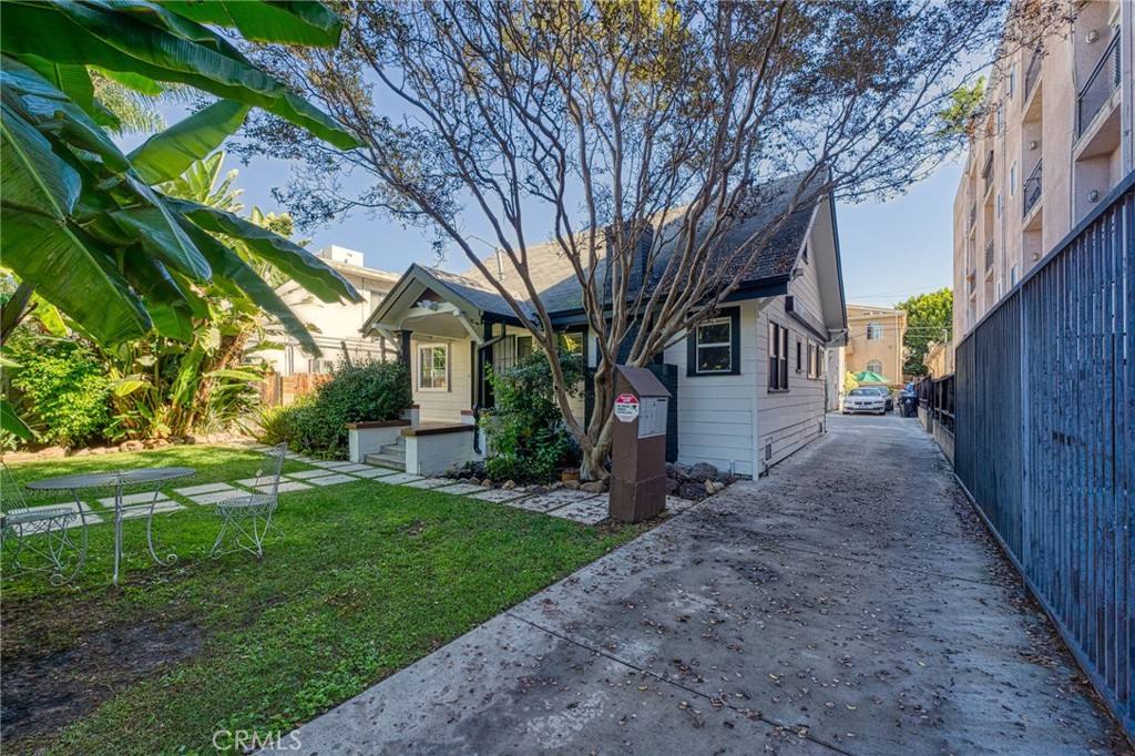 Apartment for rent at 1244 N Las Palmas Ave, Los Angeles, CA 90038
