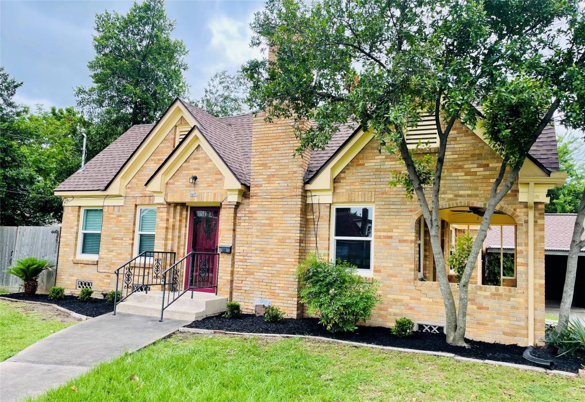 Apartment for rent at 704 Sue St #704, Houston, TX 77009