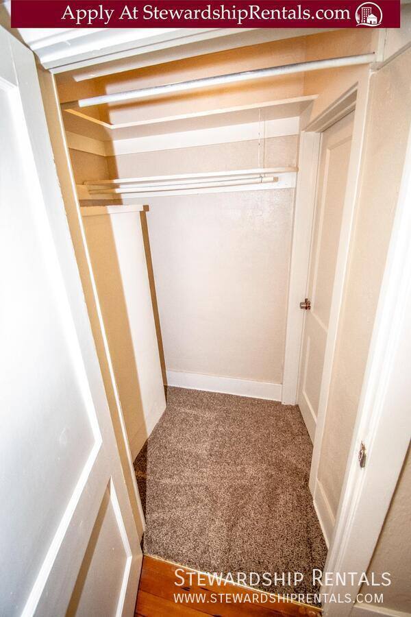 Apartment for rent at 2024 Emerald St #5, Eugene, OR 97403