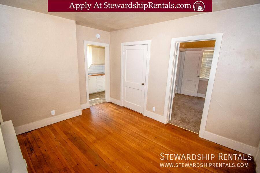 Apartment for rent at 2024 Emerald St #5, Eugene, OR 97403