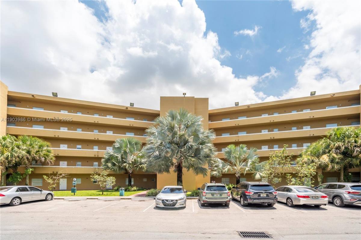 Apartment for rent at 4137 Stirling Rd #304, Fort Lauderdale, FL 33314