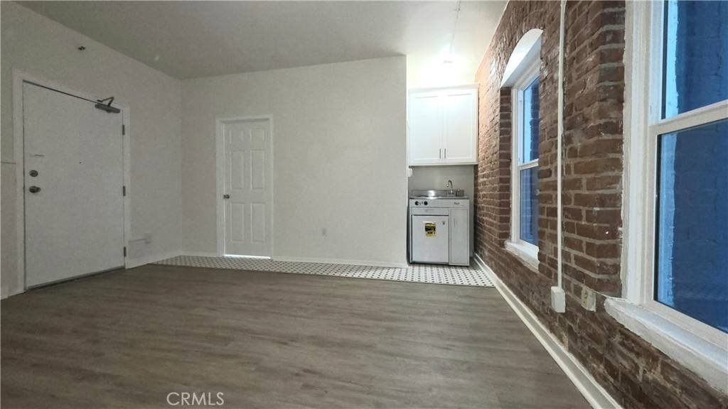 Apartment for rent at 3408 W Sunset #106, Los Angeles, CA 90026
