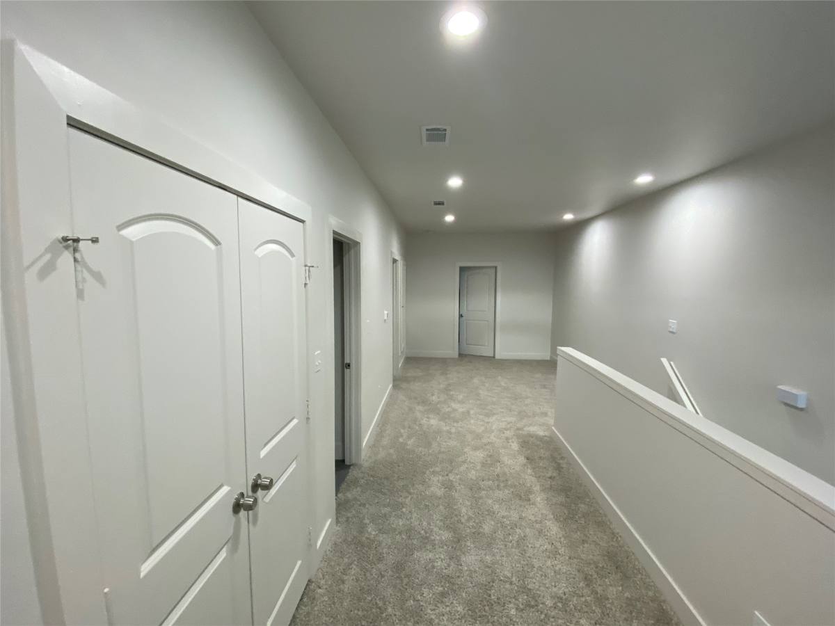 Apartment for rent at 9737 Fabiola Dr, Houston, TX 77075