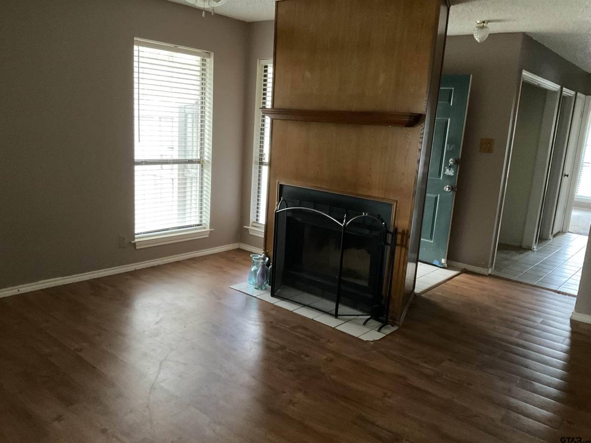 Apartment for rent at 8307 Garrett Dr, Tyler, TX 75703