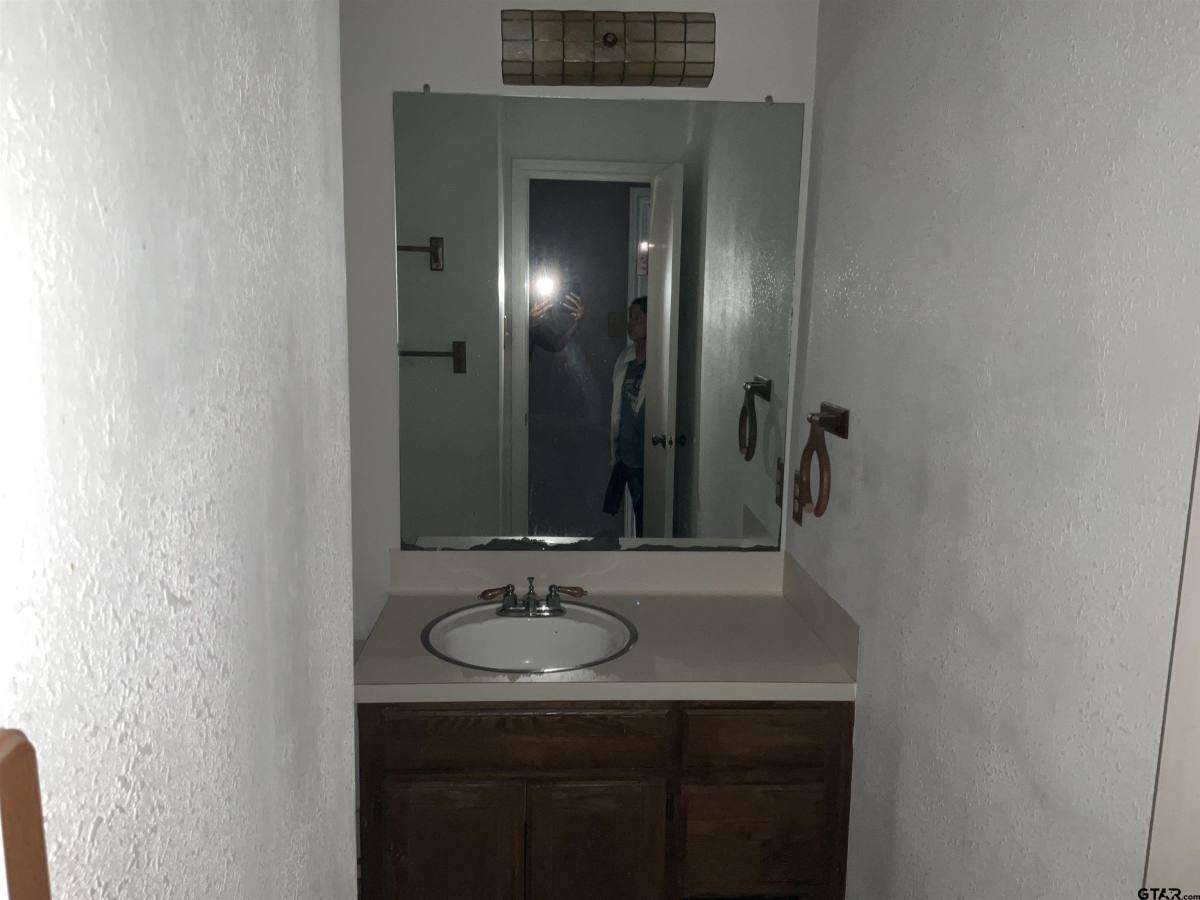 Apartment for rent at 8307 Garrett Dr, Tyler, TX 75703