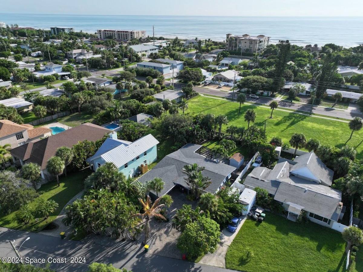 Apartment for rent at 1445 Bayshore Dr, Cocoa Beach, FL 32931