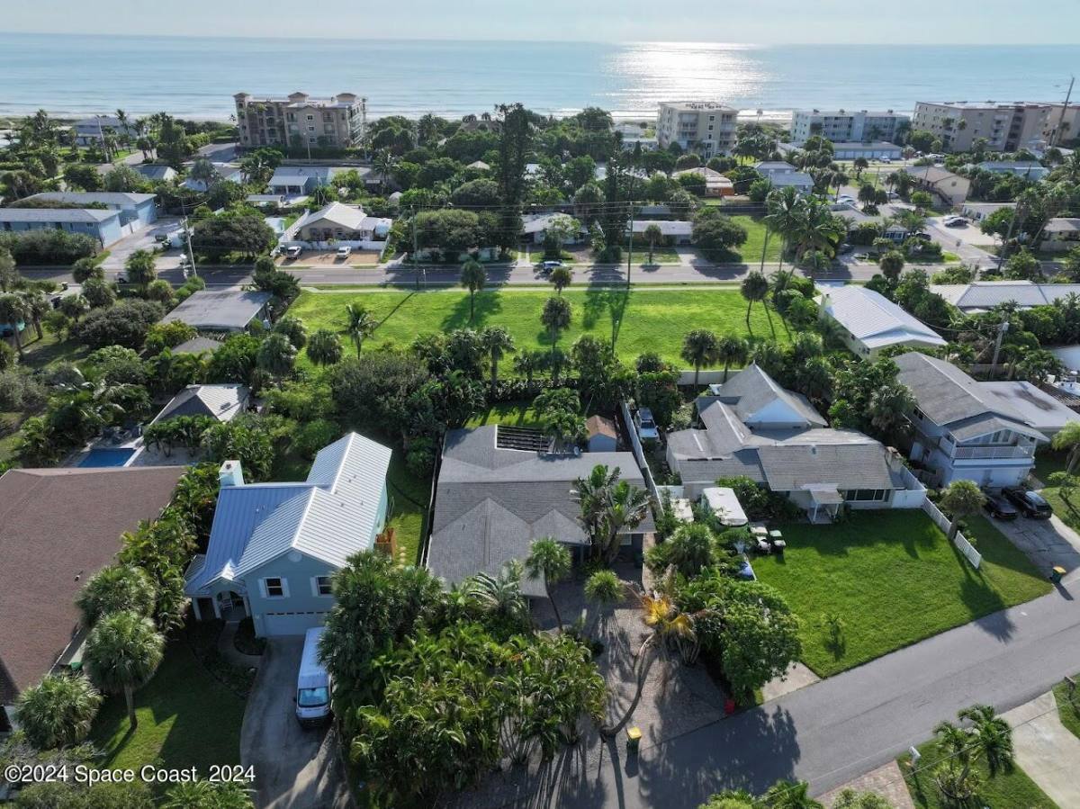 Apartment for rent at 1445 Bayshore Dr, Cocoa Beach, FL 32931