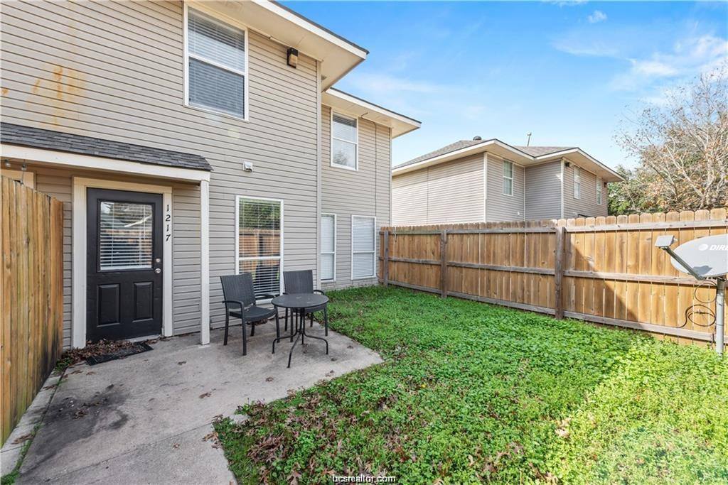 Apartment for rent at 1221 Oney Hervey Dr, College Station, TX 77840