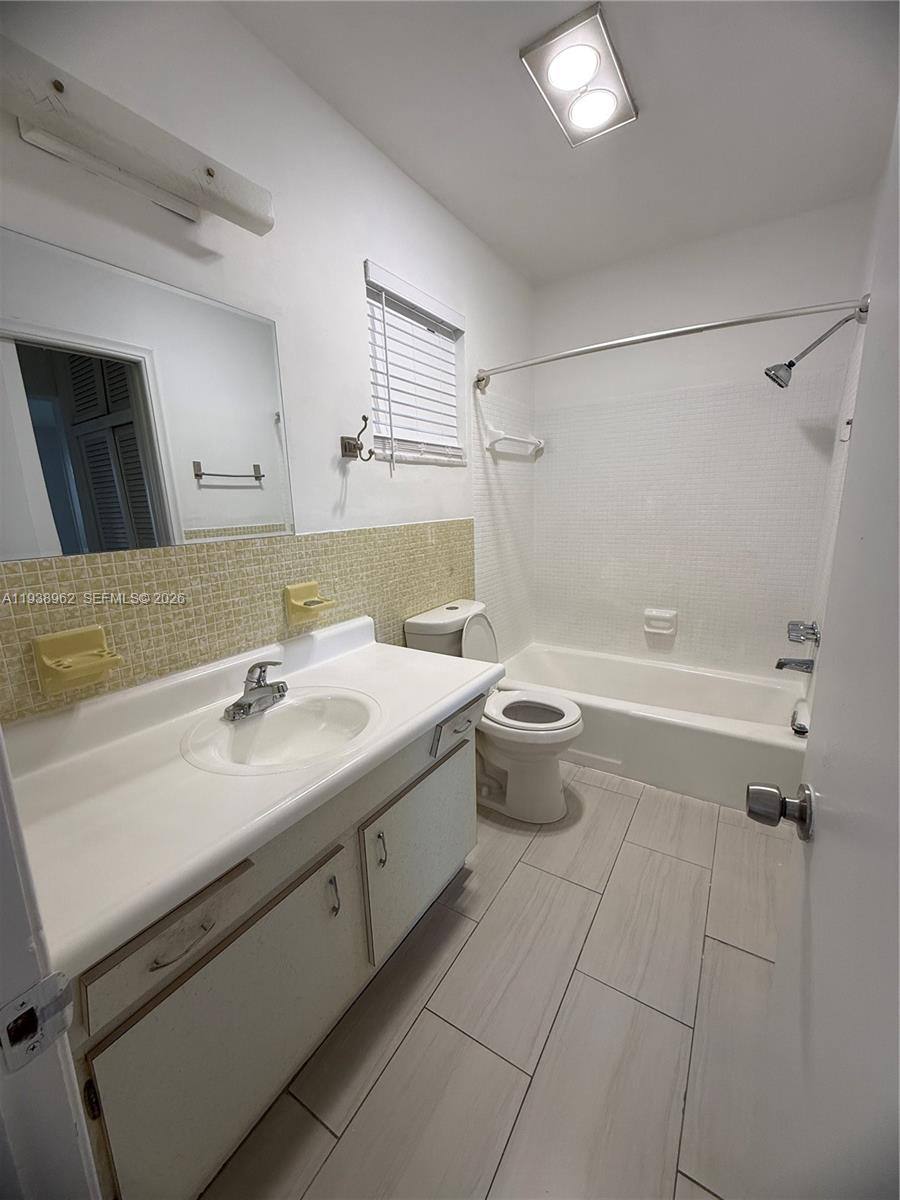 Apartment for rent at 2880 NE 203rd St #26, Miami, FL 33180