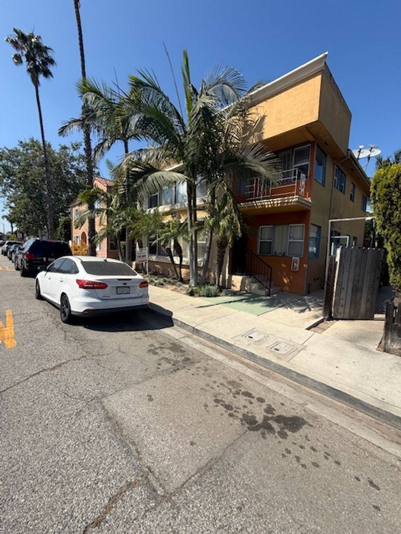 Apartment for rent at 4219 E 4th St, Long Beach, CA 90814