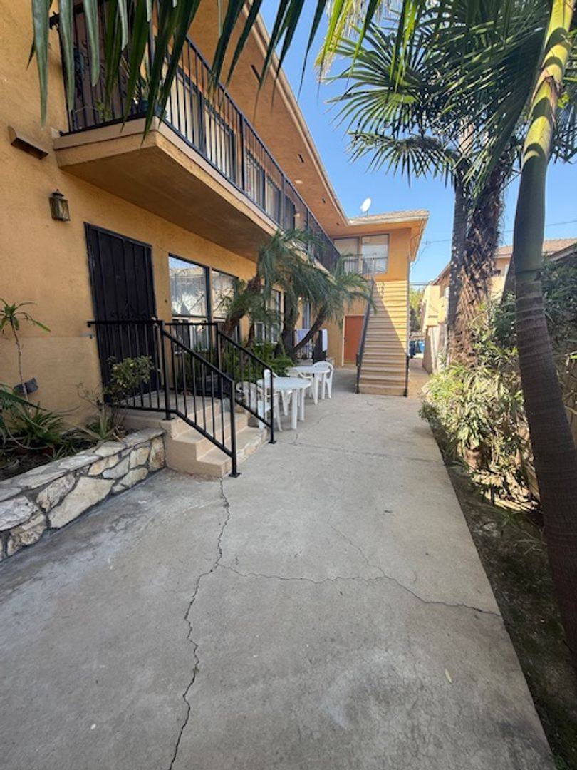 Apartment for rent at 4219 E 4th St, Long Beach, CA 90814