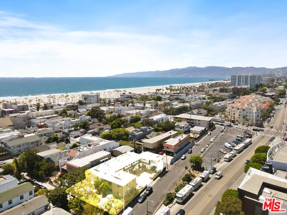 Apartment for rent at 119 Paloma Ave #119M, Venice, CA 90291