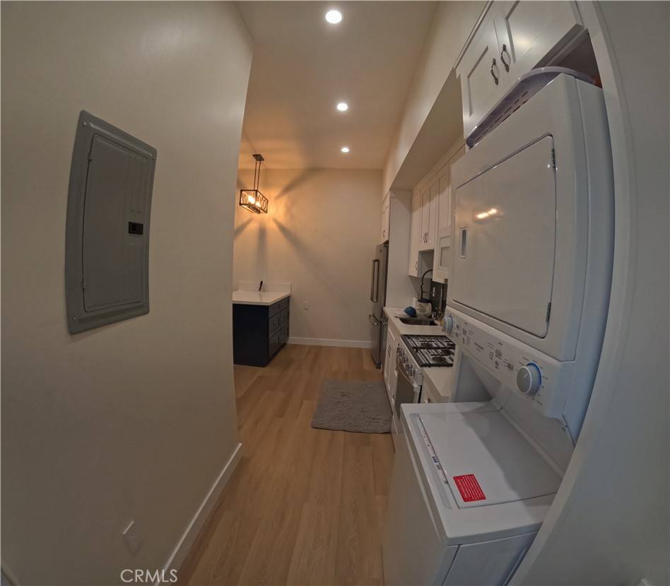 Apartment for rent at 12329 Oxford Ave, Hawthorne, CA 90250