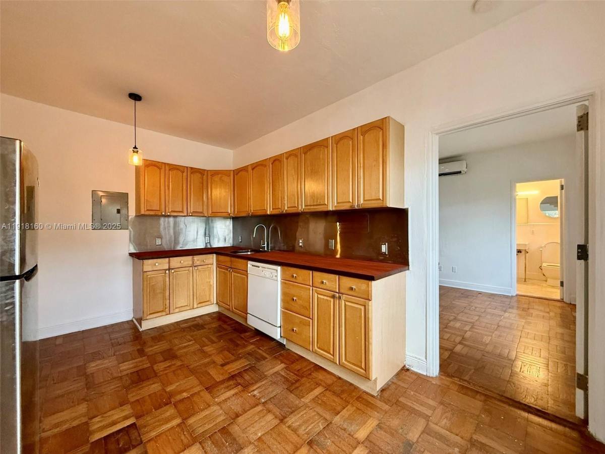 Apartment for rent at 4035 Meridian Ave #306, Miami Beach, FL 33140