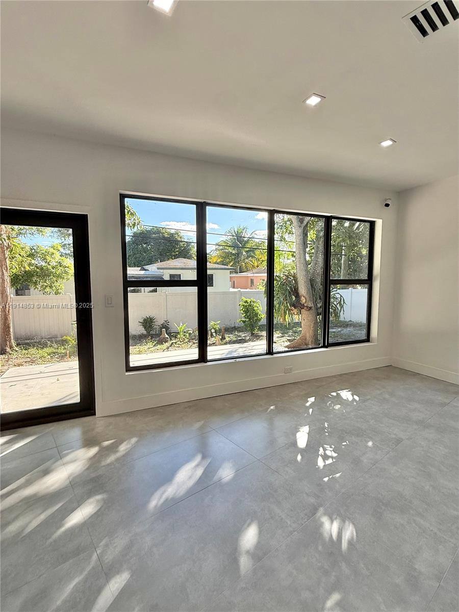 Apartment for rent at 12615 N Miami Ave, Miami, FL 33168