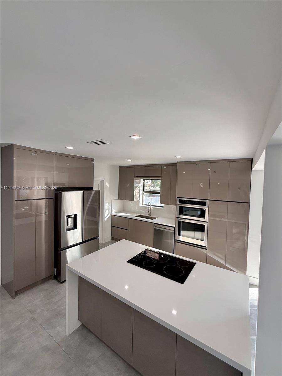 Apartment for rent at 12615 N Miami Ave, Miami, FL 33168