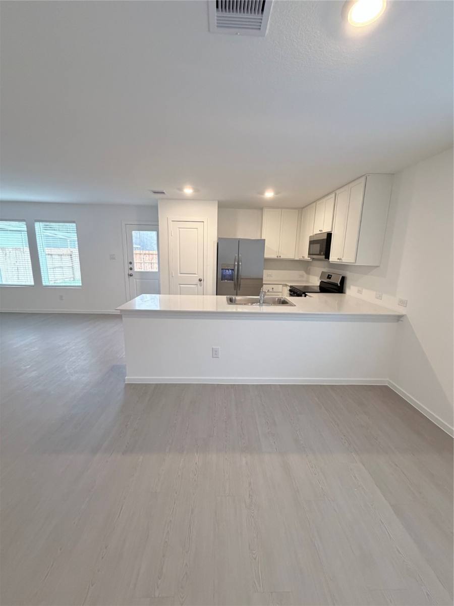 Apartment for rent at 18712 Loom Dr, Conroe, TX 77306