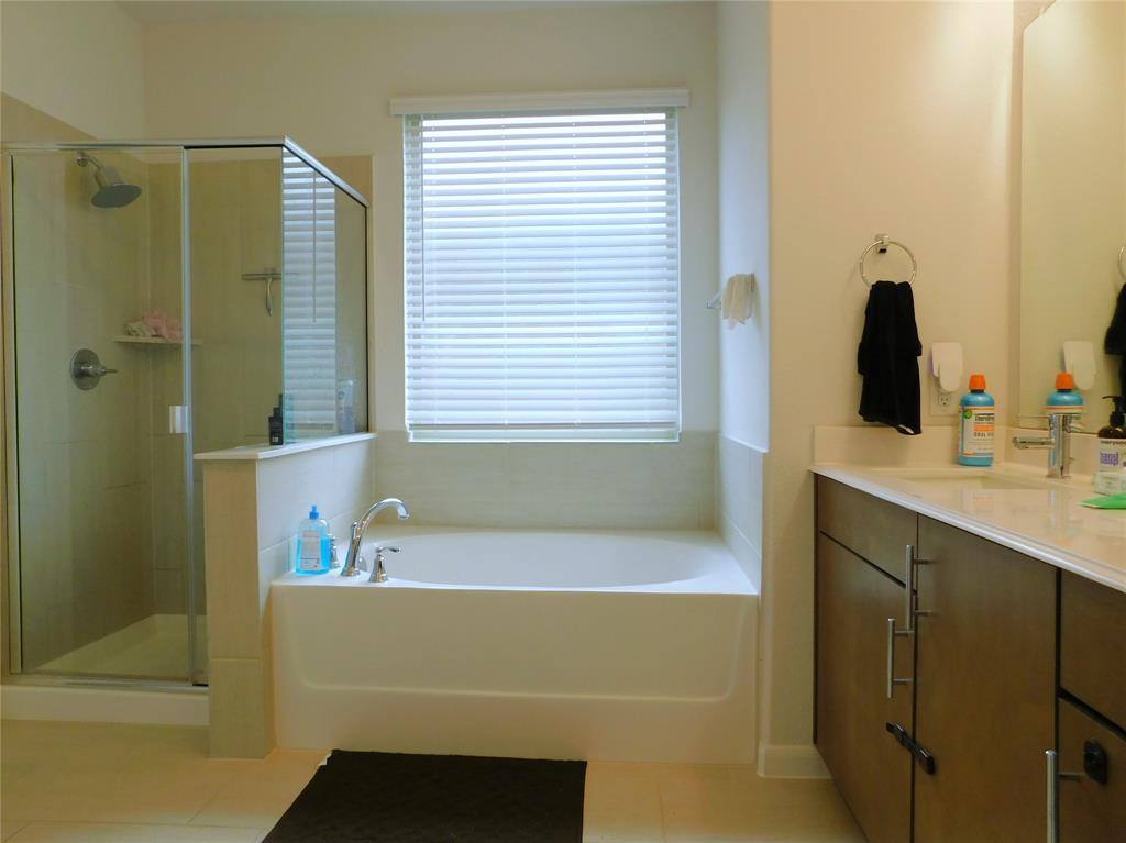 Apartment for rent at 1111 Saddle Ridge Dr, Aubrey, TX 76227