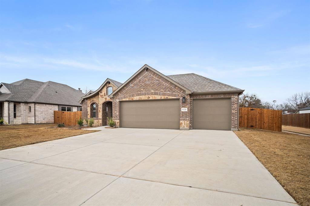 Apartment for rent at 618 Kyle Dr #618, Tioga, TX 76271