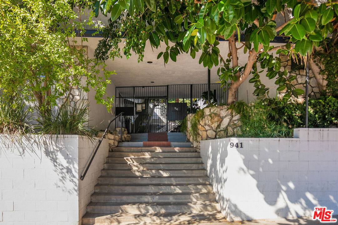 Apartment for rent at 941 N San Vicente Blvd #14, West Hollywood, CA 90069