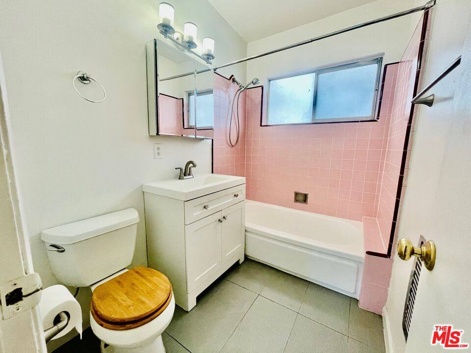 Apartment for rent at 941 N San Vicente Blvd #14, West Hollywood, CA 90069