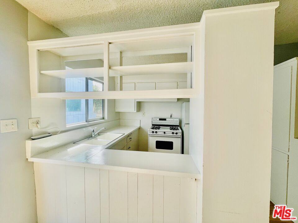 Apartment for rent at 941 N San Vicente Blvd #14, West Hollywood, CA 90069