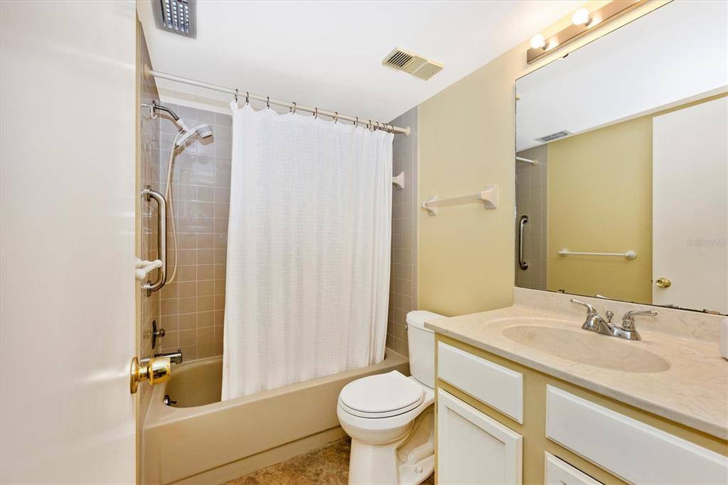 5219 Lake Village Dr #21, Sarasota, FL 34235 - Condo For Rent - Image 3